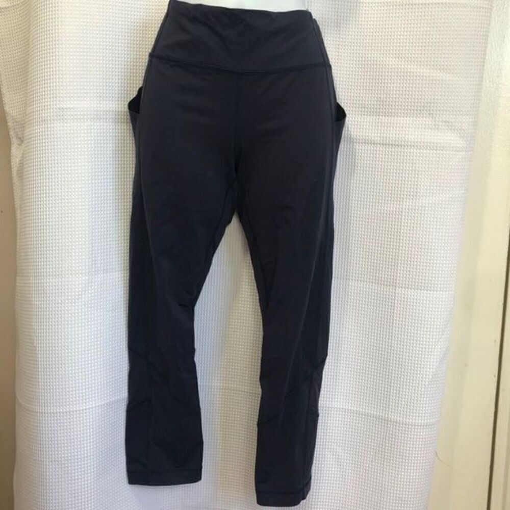 Lululemon Pace Rival Crop 22" Midnight Navy. size 6….0273